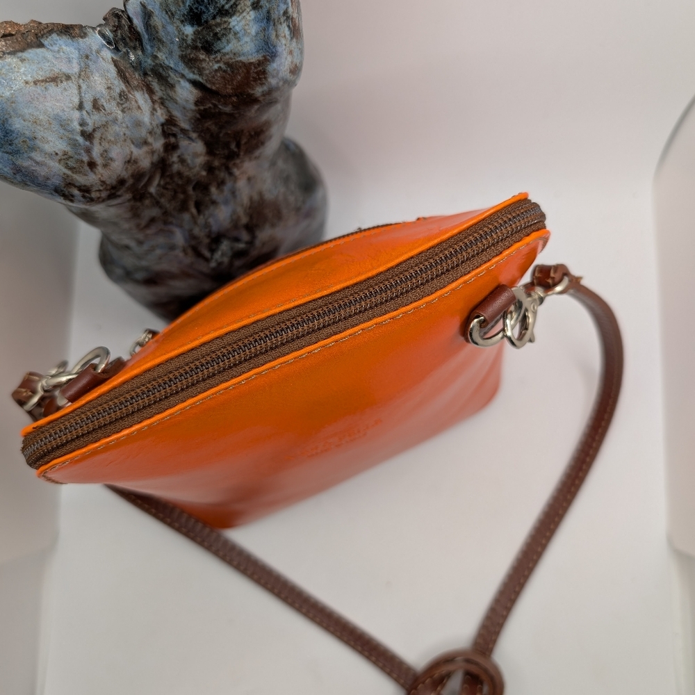 Vera Pelle Orange Crossbody Bag - Picture 5 of 15